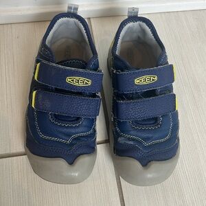 Keen shoes, velcro and great mild use condition.